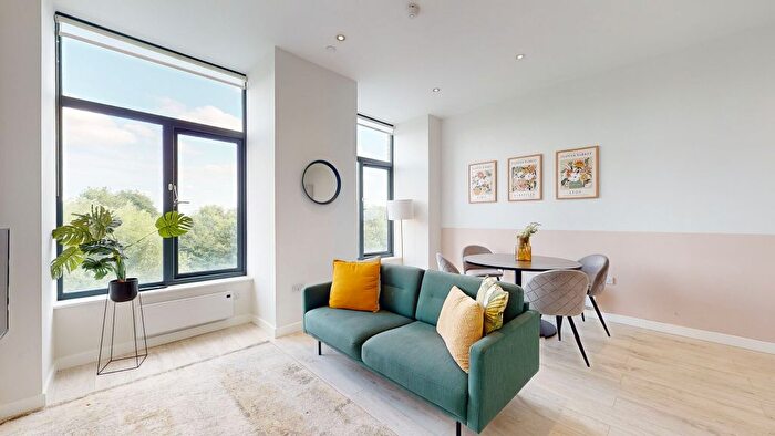 2 Bedroom Flat To Rent In Goodman Street, Leeds, LS10