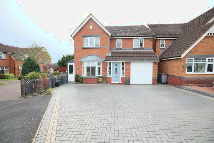 5 Bedroom Detached House To Rent In Holbrook Grove, Birmingham, B37
