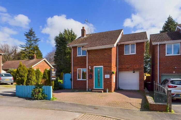 3 Bedroom Detached House For Sale In Southfield Close, Wetwang, Driffield, YO25