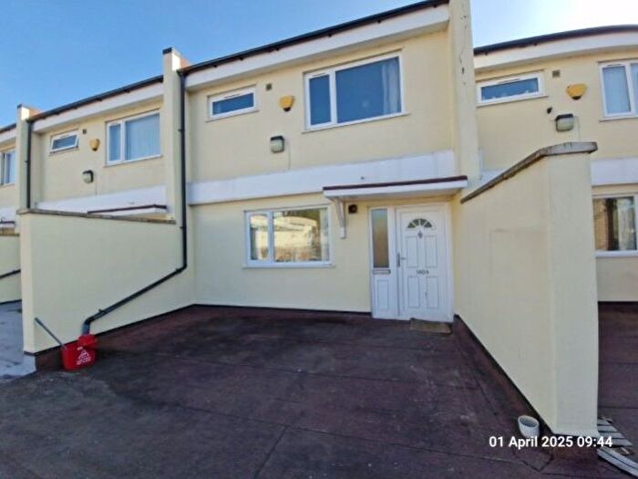 2 Bedroom Flat To Rent In Weoley Castle Road, Birmingham, West Midlands, B29