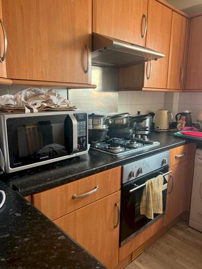 2 Bedroom Flat To Rent In St Giles House, Bethnal Green, E2