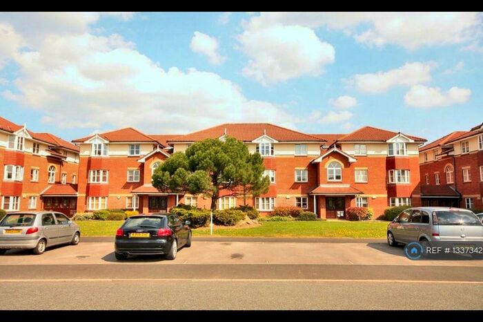 2 Bedroom Flat To Rent In Summerfield Village Court, Wilmslow, SK9