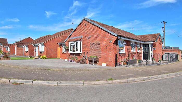 4 Bedroom Bungalow For Sale In Sinderberry Drive, Northway, Tewkesbury, GL20