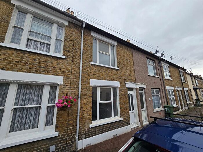 2 Bedroom Property To Rent In Unity Street, Sheerness, ME12