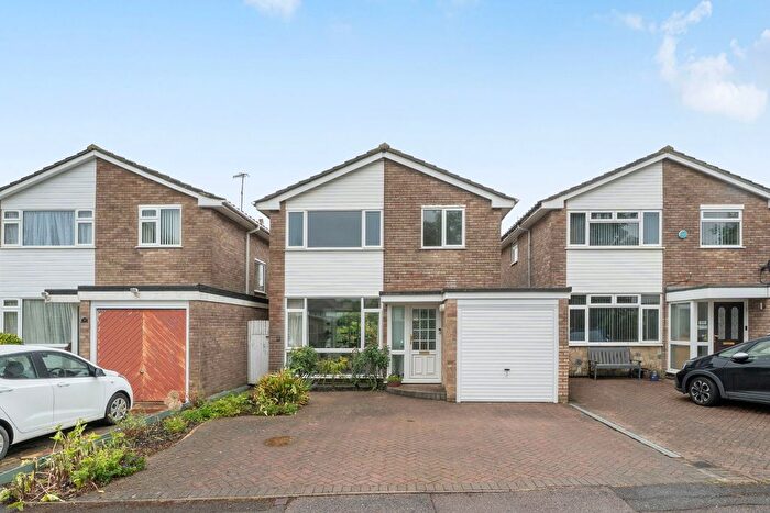 4 Bedroom Detached House For Sale In Wendover Way, Bushey, WD23