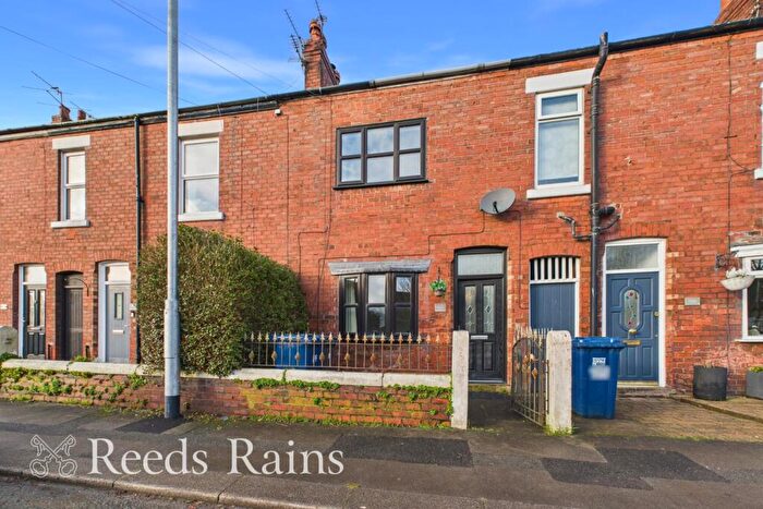 2 Bedroom Terraced House For Sale In Leyland Lane, Leyland, Lancashire, PR25