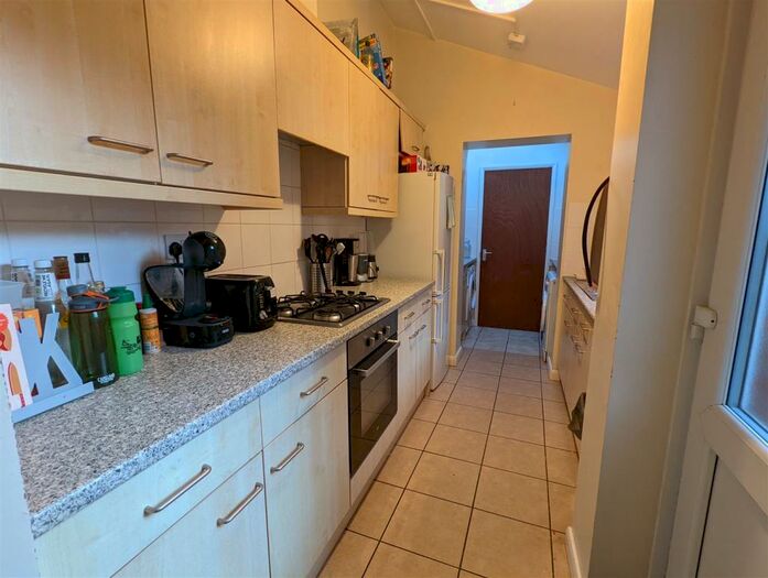 4 Bedroom Terraced House To Rent In **&#;pppw Excluding** Cycle Road, Nottingham, NG7