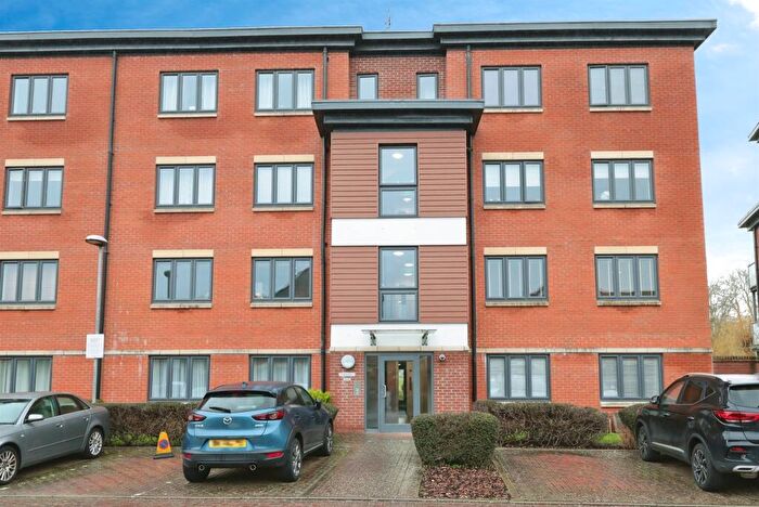 2 Bedroom Apartment For Sale In Bartlett Crescent, High Wycombe, HP12