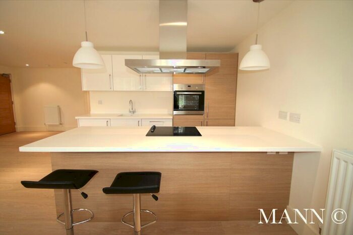 2 Bedroom Flat To Rent In Hooley Lane, Redhill, RH1