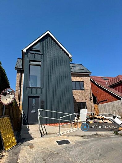 3 Bedroom Flat To Rent In Chipstead Valley Road, Coulsdon, CR5