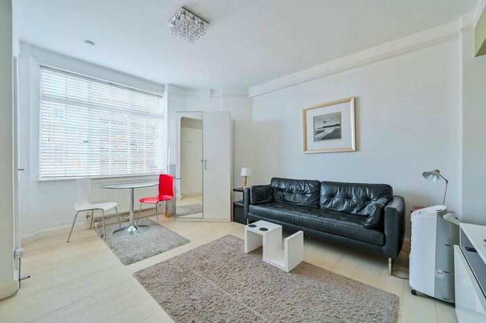 Studio To Rent In Upper Woburn Place, Bloomsbury, London, WC1H