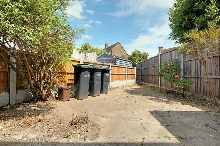 2 Bedroom Maisonette To Rent In Camberley Avenue, Enfield, EN1