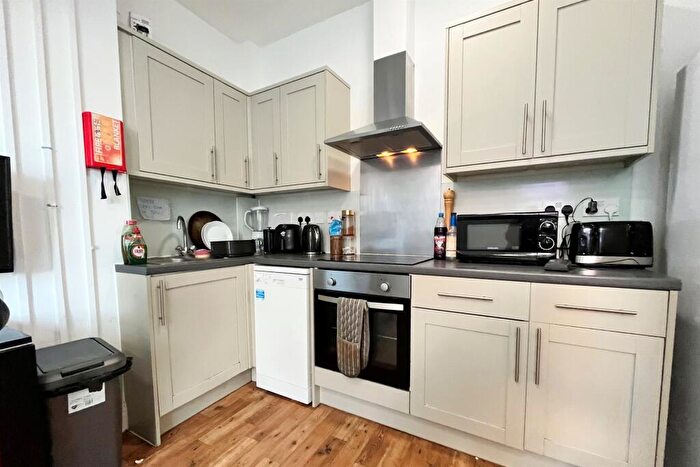 5 Bedroom Flat To Rent In Bournemouth Centre, BH8