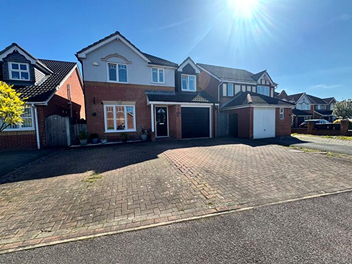 4 Bedroom Detached House For Sale In Pasture Drive, Castleford, WF10