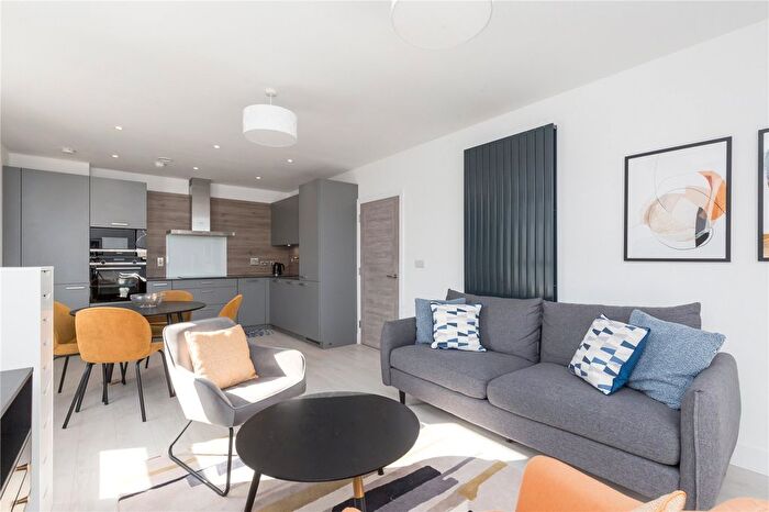 2 Bedroom Flat For Sale In Shoemakers Square, Edinburgh, Midlothian, EH8