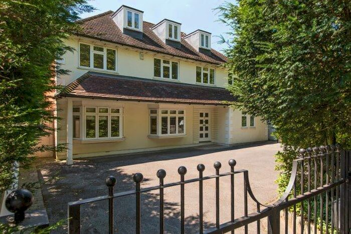 5 Bedroom Property To Rent In Traps Lane, New Malden, KT3