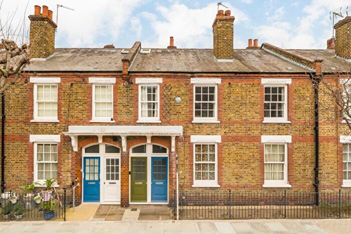2 Bedroom Flat For Sale In Freedom Street, Battersea, SW11