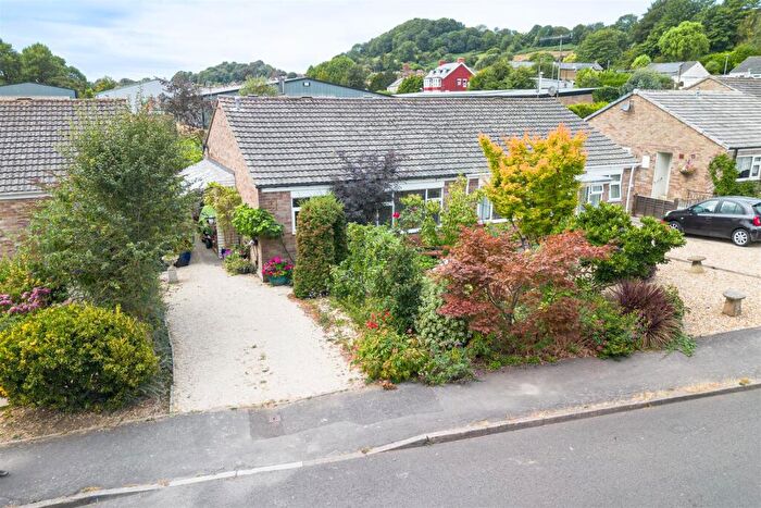 2 Bedroom Bungalow For Sale In Wellfields Drive, Bridport, DT6