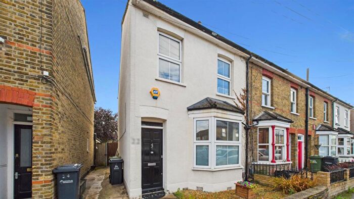 3 Bedroom End Of Terrace House For Sale In Forest Road -Cheshunt, EN8