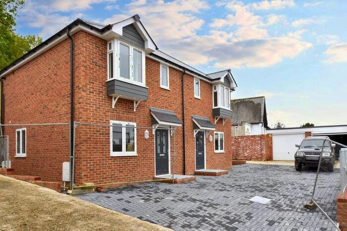 2 Bedroom Semi-Detached House To Rent In Whitepit Lane, Newport, PO30