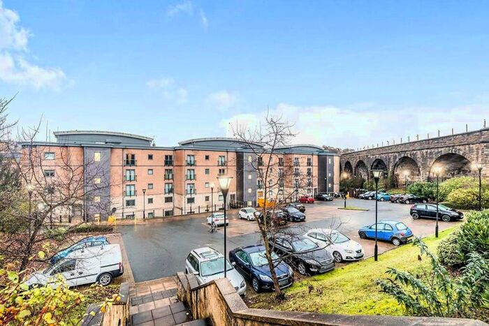 2 Bedroom House To Rent In Birkhouse Lane, Paddock, Huddersfield, HD4