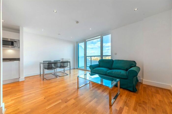 2 Bedroom Flat To Rent In Beacon Point, Dowells Street, SE10
