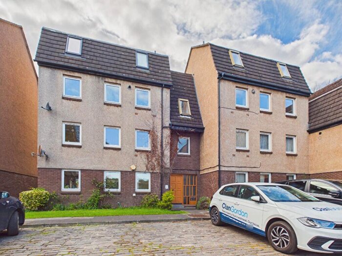 2 Bedroom Duplex To Rent In Liddesdale Place, Canonmills, Edinburgh, EH3