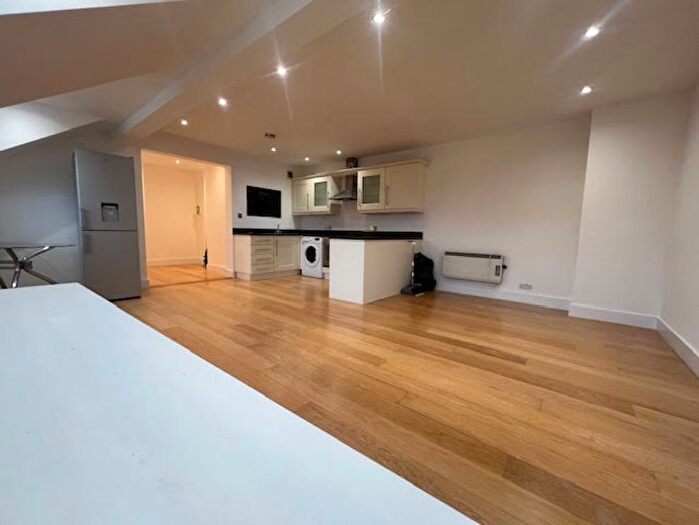 1 Bedroom Flat To Rent In Nightingale House, Oval/Kennington, SW9