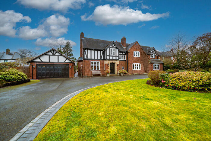 4 Bedroom Detached House For Sale In Bromwich Lane, Pedmore, DY9