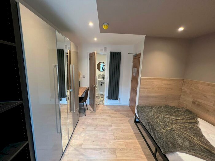 Studio To Rent In Guildford Close, Exeter, EX4