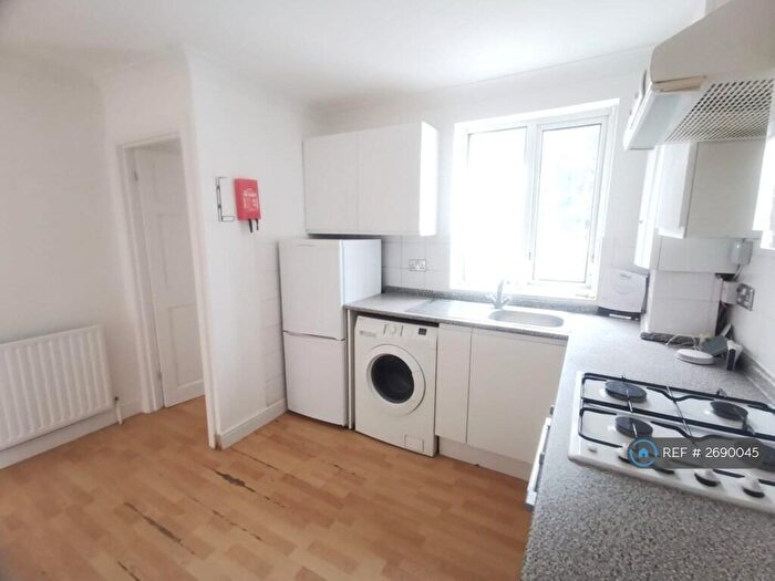 Studio To Rent In Cumberland Road, Reading, RG1