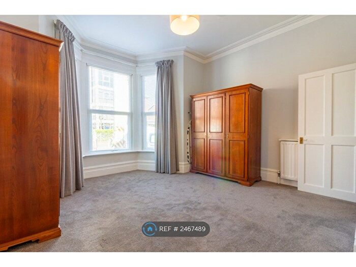 1 Bedroom Flat To Rent In Worple Road, Wimbledon, SW19