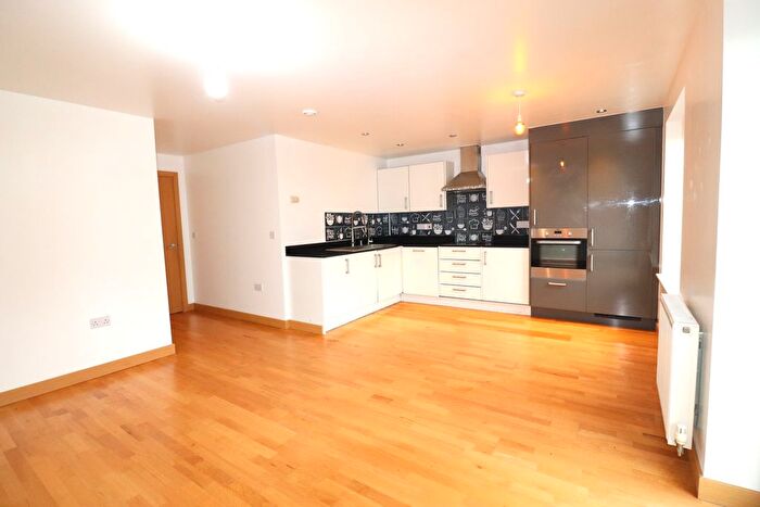 2 Bedroom Flat To Rent In Creek Mill Way, Dartford, DA1