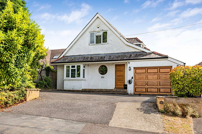 4 Bedroom Detached House For Sale In Hill Farm Road, Marlow, SL7