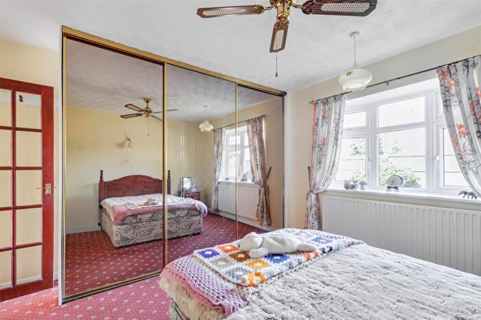 2 Bedroom Bungalow For Sale In Meadow Lane, Chilwell, Nottingham, NG9