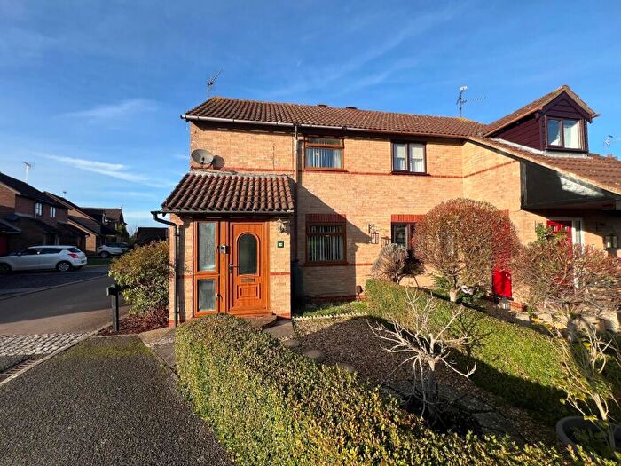 2 Bedroom Semi-Detached House For Sale In Buxton Drive, Desborough, Kettering, NN14