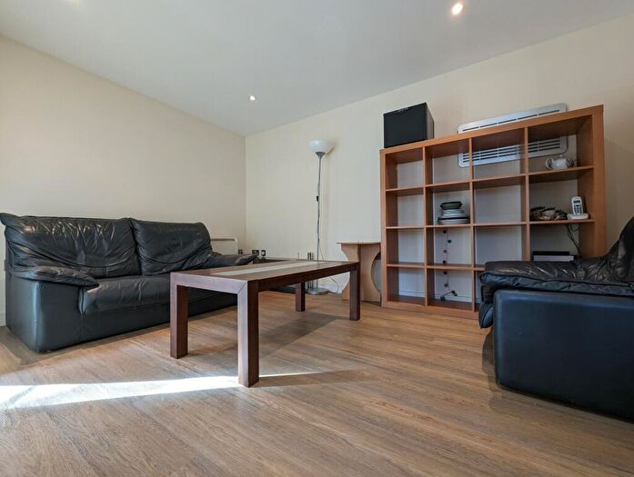 3 Bedroom Flat To Rent In William Road, Euston, London, NW1