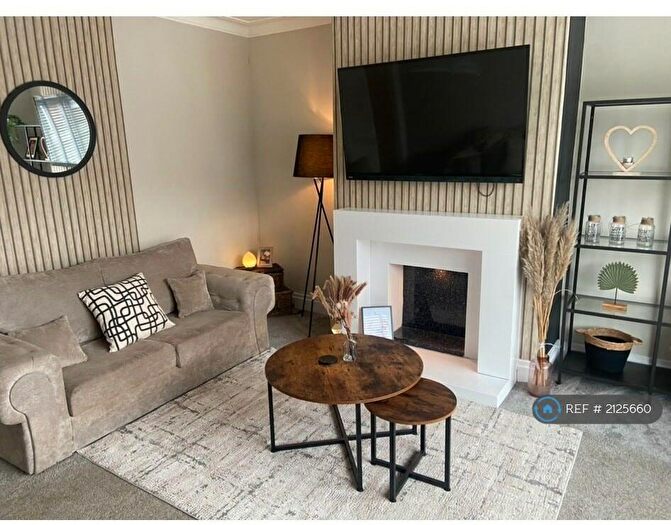 3 Bedroom Terraced House To Rent In Ripponden Road, Oldham, OL4