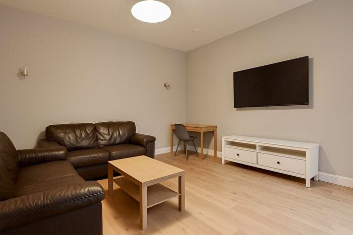 4 Bedroom Flat To Rent In Grosvenor Road, Jesmond, Newcastle Upon Tyne, NE2