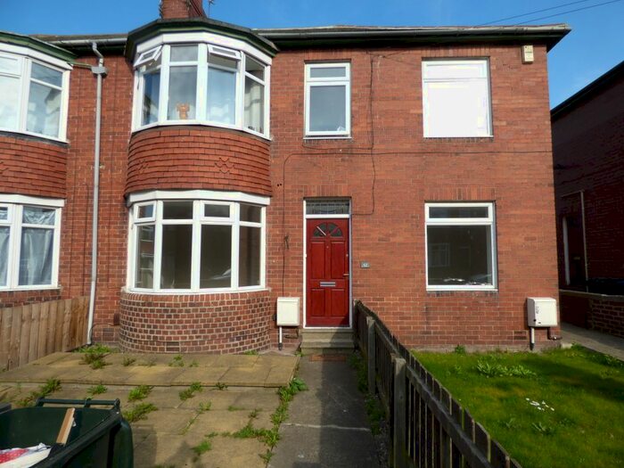3 Bedroom Flat To Rent In Moorhead, Newcastle Upon Tyne NE5