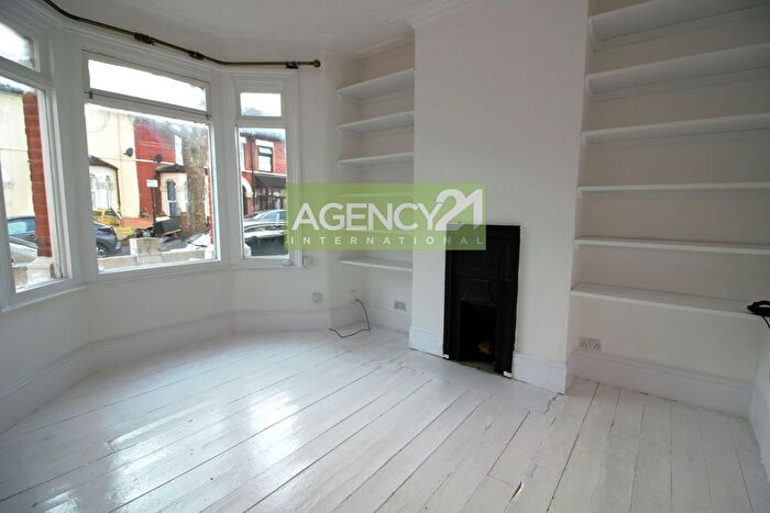 4 Bedroom Terraced House To Rent In Sixth Avenue, Manor Park, E12