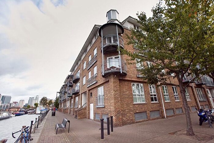 2 Bedroom Flat To Rent In Rainbow Quay, Surrey Quays, SE16