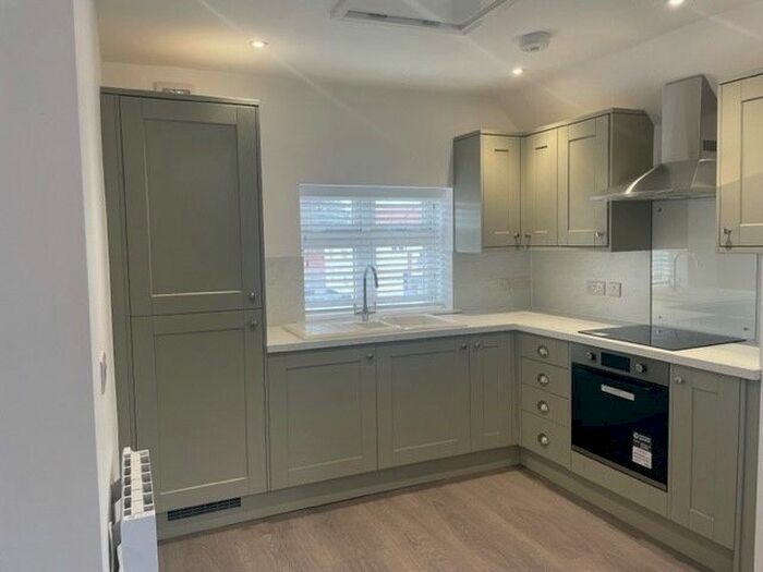 2 Bedroom Flat To Rent In Main Street, Nottingham, NG12