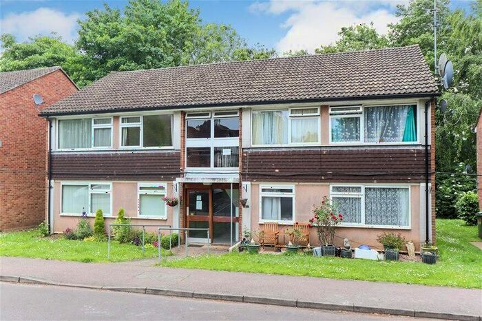 1 Bedroom Flat To Rent In Beeching Close, Harpenden, AL5