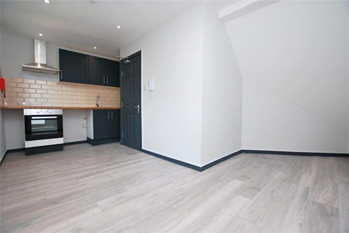 1 Bedroom House Of Multiple Occupation To Rent In Raymond Crescent, Guildford, Surrey, GU2