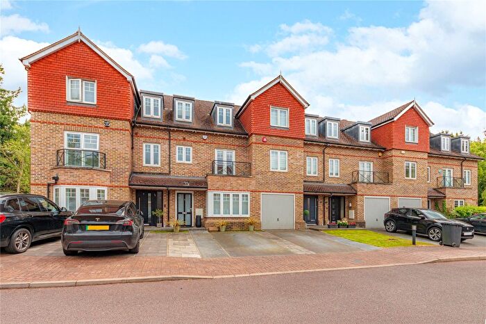 4 Bedroom Terraced House For Sale In Highbridge Close, Radlett, Hertfordshire, WD7