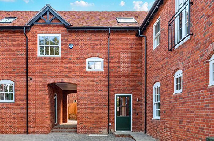 2 Bedroom Flat For Sale In Embley Lane, East Wellow, Romsey, Hampshire, SO51