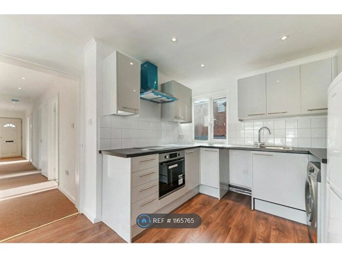 4 Bedroom Maisonette To Rent In Madeira Road, London, SW16