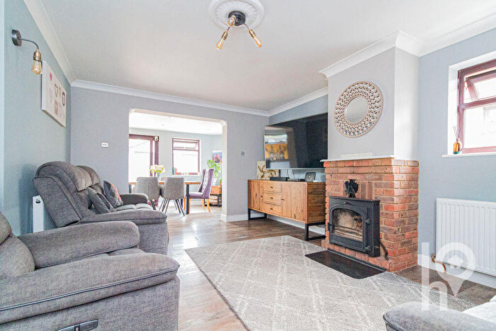 4 Bedroom Detached Bungalow For Sale In Southdown Road, Halfway, ME12