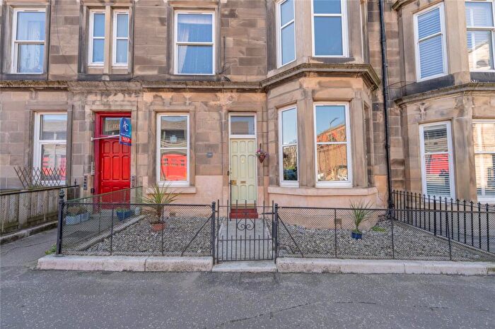 2 Bedroom Flat For Sale In McDonald Road, Edinburgh, EH7